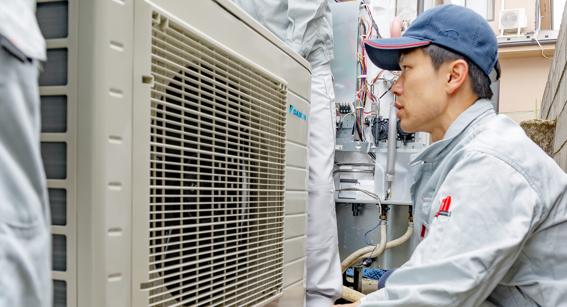 電気工事などの住宅メンテナンススタッフ